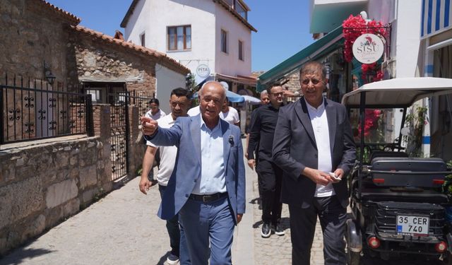 Başkan Tugay, Seferihisar’da çalışmaları yerinde inceledi