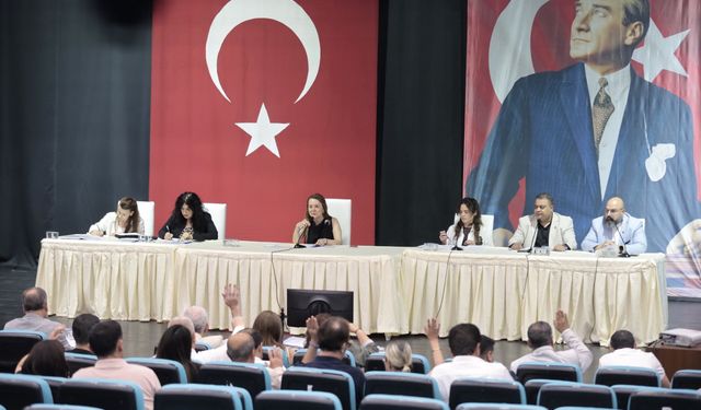 Konak'ta borç hesabı tartışması: Mutlu’dan '3,5 milyar' iddiasına itiraz!