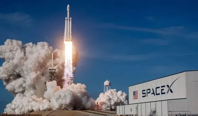 SpaceX, Starship roketiyle 20 uydu fırlattı