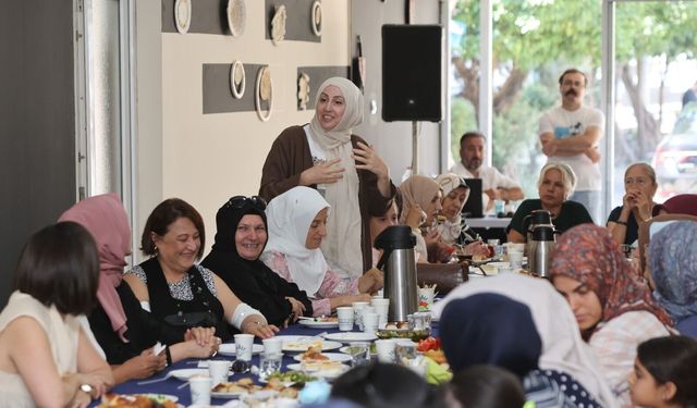 Karabağlar Belediyesi Tekstil Akademi'de mezuniyet gururu