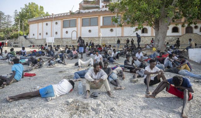 İspanya: Göçmenlere serbest dolaşım hakkı tanınmayacak
