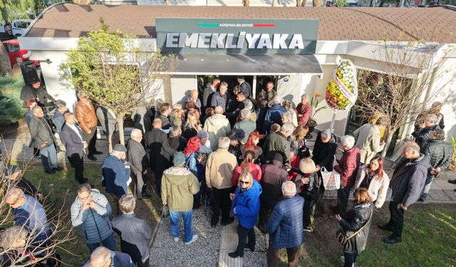 Karşıyaka’nın çınarları ‘Emekli Yaka’da buluşuyor