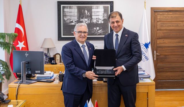 Dominik Büyükelçisi İzmir’e hayran kaldı!