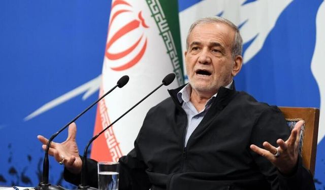 Pezeşkiyan istifa iddialarını reddetti!
