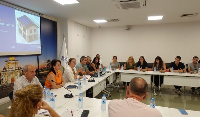 İzmir’in çatılarında güneş seferberliği
