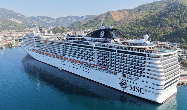 Marmaris'e denizden 4 bin 239 turist!