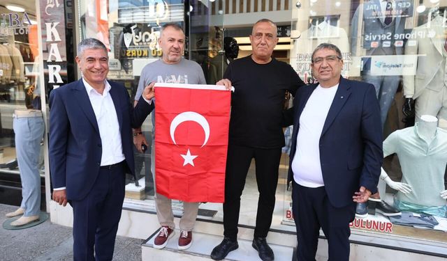 Buca’da 30 Ağustos heyecanı esnafla buluştu