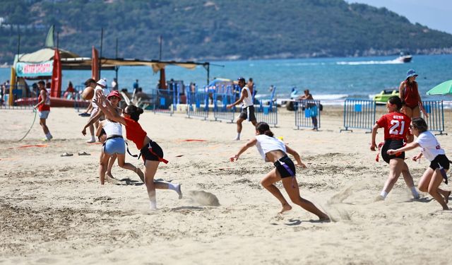 Selçuk, Beach Flag futbol turnuvasına ev sahipliği yaptı