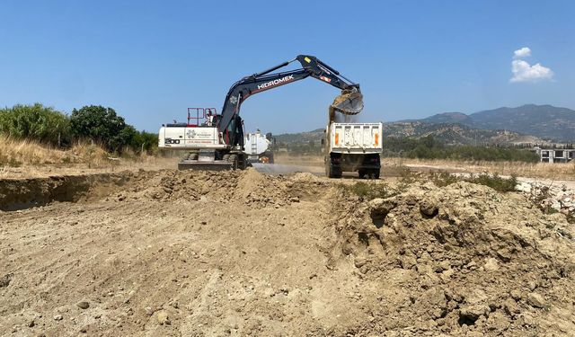 Aydın'da ulaşım yatırımları 17 ilçede devam ediyor