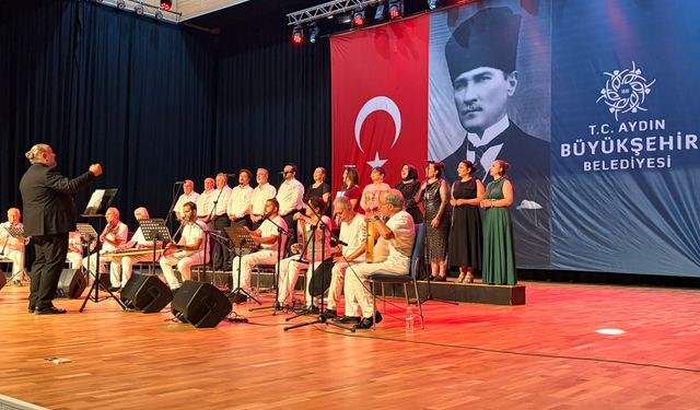 Didim’de Türk Sanat Müziği rüzgarı: ‘Şarkılar Geçidi’ büyük beğeni topladı