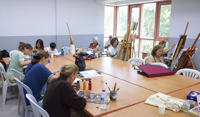 Konak’ta 7’den 77’ye sanat!