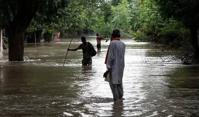 Hindistan'da muson yağmurları 164 can aldı