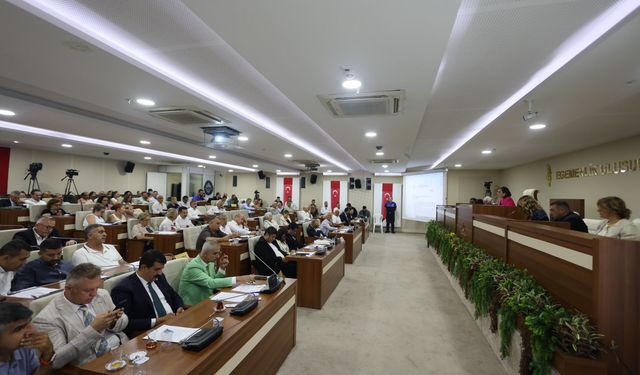 Karabağlar Meclisi'nde dengeler değişti: Çoğunluk YENİ Parti'ye geçti