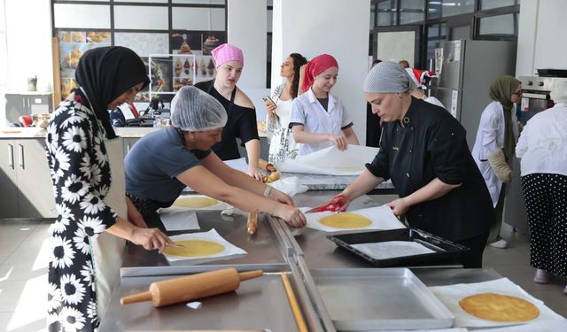 Konaklı kadınlar Temel Pastacılık Eğitimi’yle istihdama katılıyor!