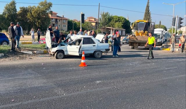 Manisa’da otomobil ile motosiklet çarpıştı: 4 yaralı