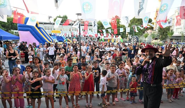 Manisa Büyükşehir’in çocuk şenlikleri yüzleri gülümsetti!