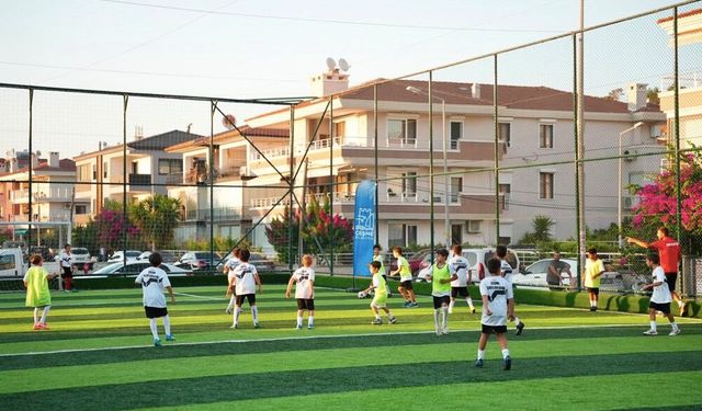 Çeşme’nin mahallelerinde spor şenliği başladı
