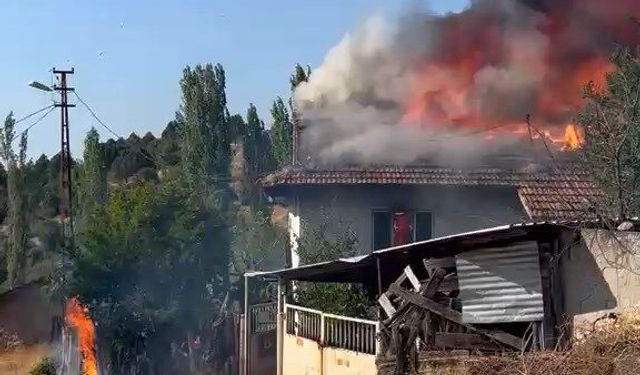 Tavşanlı'da korkutan yangın: Ev küle döndü