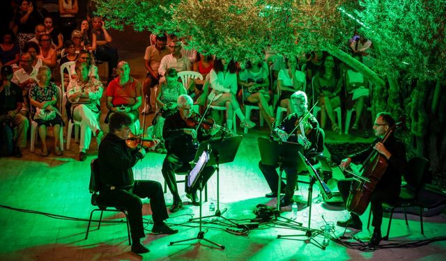 Dünyaca ünlü Macar gruptan unutulmaz gece