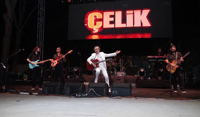 Çelik, Ayvalık’ın kurtuluş coşkusuna damga vurdu