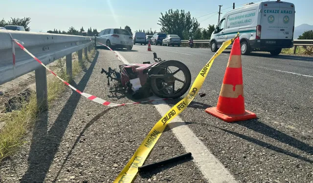 Manisa'da otomobil motosiklete çarptı: 1 ölü, 3 yaralı!