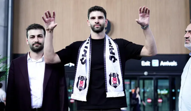 Beşiktaş'ın yeni transferi Ümit Akdağ İstanbul'a geldi!