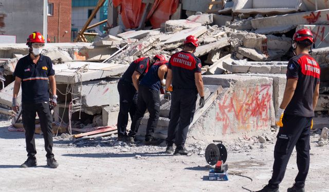İzmir İtfaiyesi ağır arama kurtarmada güçleniyor