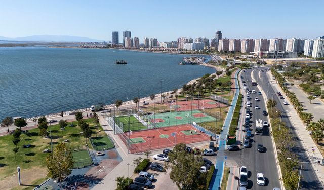 Bostanlı’ya iki yeni padel kortu: Ekim ayında açılıyor