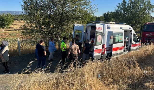 Uşak'ta iki otomobilin çarpışması sonucu 6 kişi yaralandı
