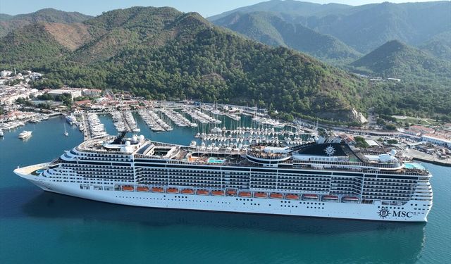 Marmaris'e denizden 3 bin 893 turist