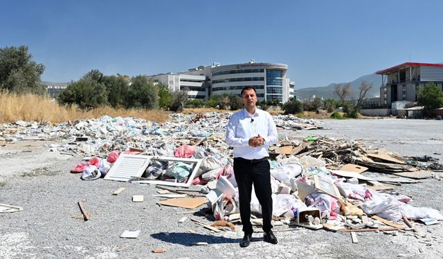 Bornova’da kaçak moloz seferberliği