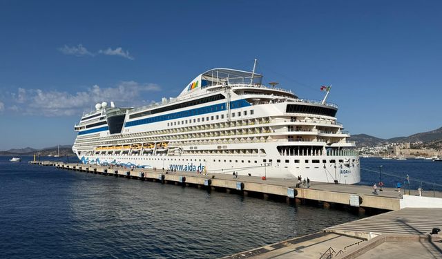 Bodrum’a deniz yoluyla 2 bin 243 turist geldi