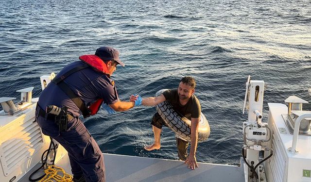 Bodrum'dan Yunanistan'a yüzmeye çalışan kaçak göçmen yakalandı