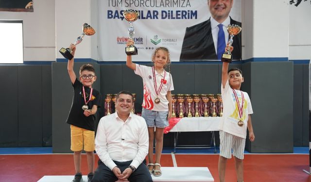 Torbalı’nın kurtuluşunun 104. yılına özel satranç turnuvasu