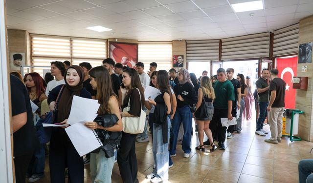 ADÜ öğrencilerine AYKART kolaylığı: Kart başvuruları kampüste