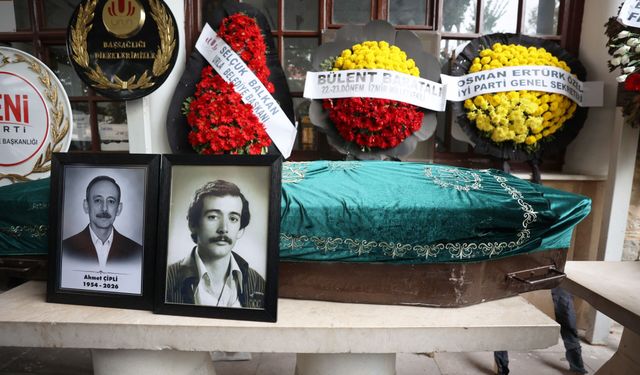 Gazeteci Ahmet Çipli, Urla’da son yolculuğuna uğurlandı