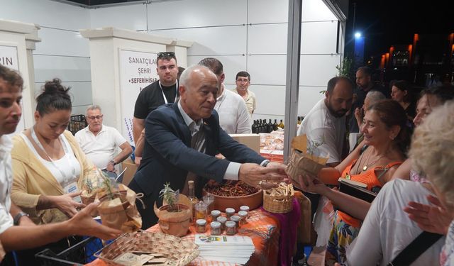 İzmir Enternasyonal Fuarı’nda Seferihisar standına yoğun ilgi