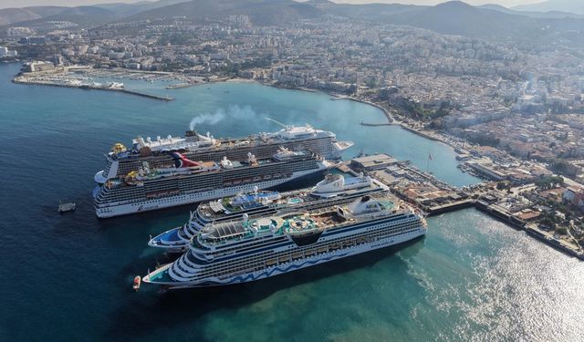 Kuşadası’na turist akını: 4 kruvaziyerle 11 bin 811 kişi geldi