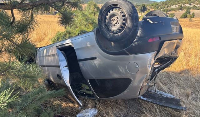 Kütahya’da otomobil takla attı
