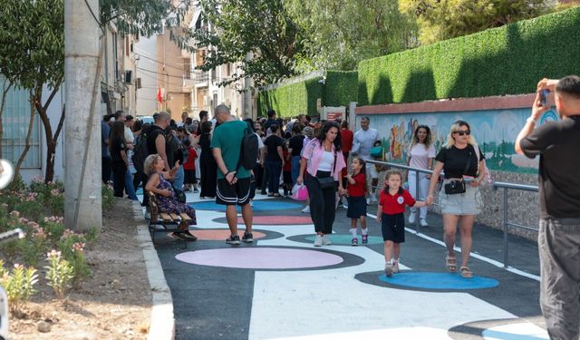 Konaklı öğrencilere ‘renkli yol’ sürprizi