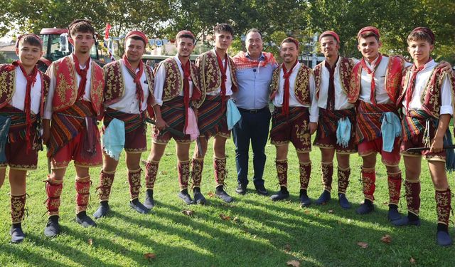 Salihli’de Selendi rüzgarı: Keşkek ve cirit şenliği yoğun ilgi gördü