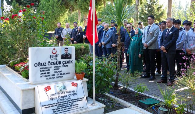 Aliağa, şehidini unutmadı: Oğuz Özgür Çevik dualarla anıldı