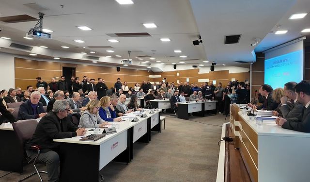 Bornova Meclisi’nde ücret polemiği: Afaki rakamlar ortaya çıkıyor