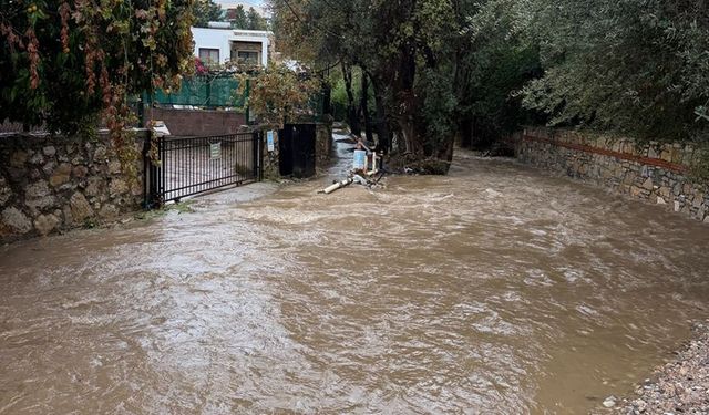 Bodrum’da yağmur kabusu: Mahsur kalan hamile kadın kurtarıldı
