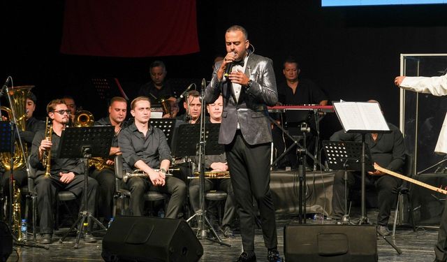 Gaziemir’de kültür sanat sezonu Metropol Orkestrası konseriyle açıldı