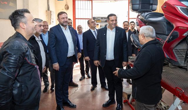 CHP İzmir’den esnaf çıkarması: Sorunlar yerinde dinlendi