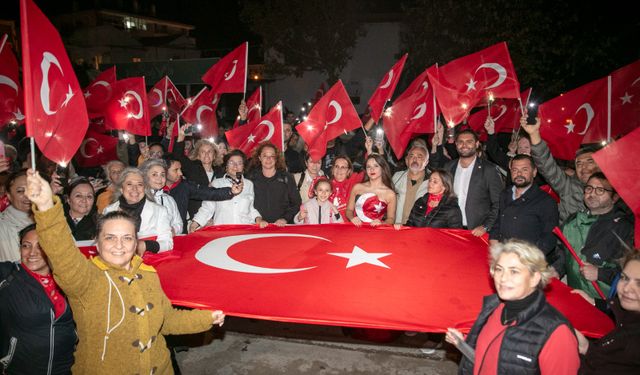 Güzelbahçe’de Cumhuriyetin 103. yılı coşkuyla kutlandı