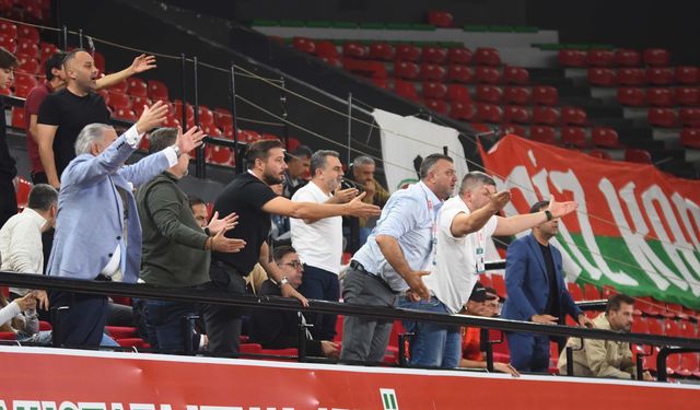 Karşıyaka'ya seyircisiz maçta seyirci cezası!