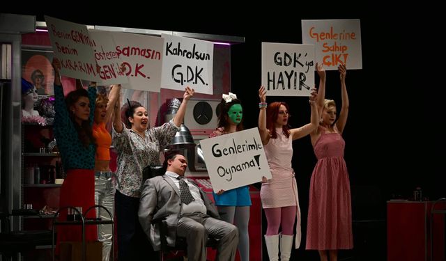 Manisa Şehir Tiyatrosu Yeni Sezona 20. Yıl Coşkusuyla Başladı