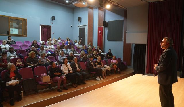 Seferihisar'da 3. Yaş Üniversitesi’nde güz dönemi başladı!